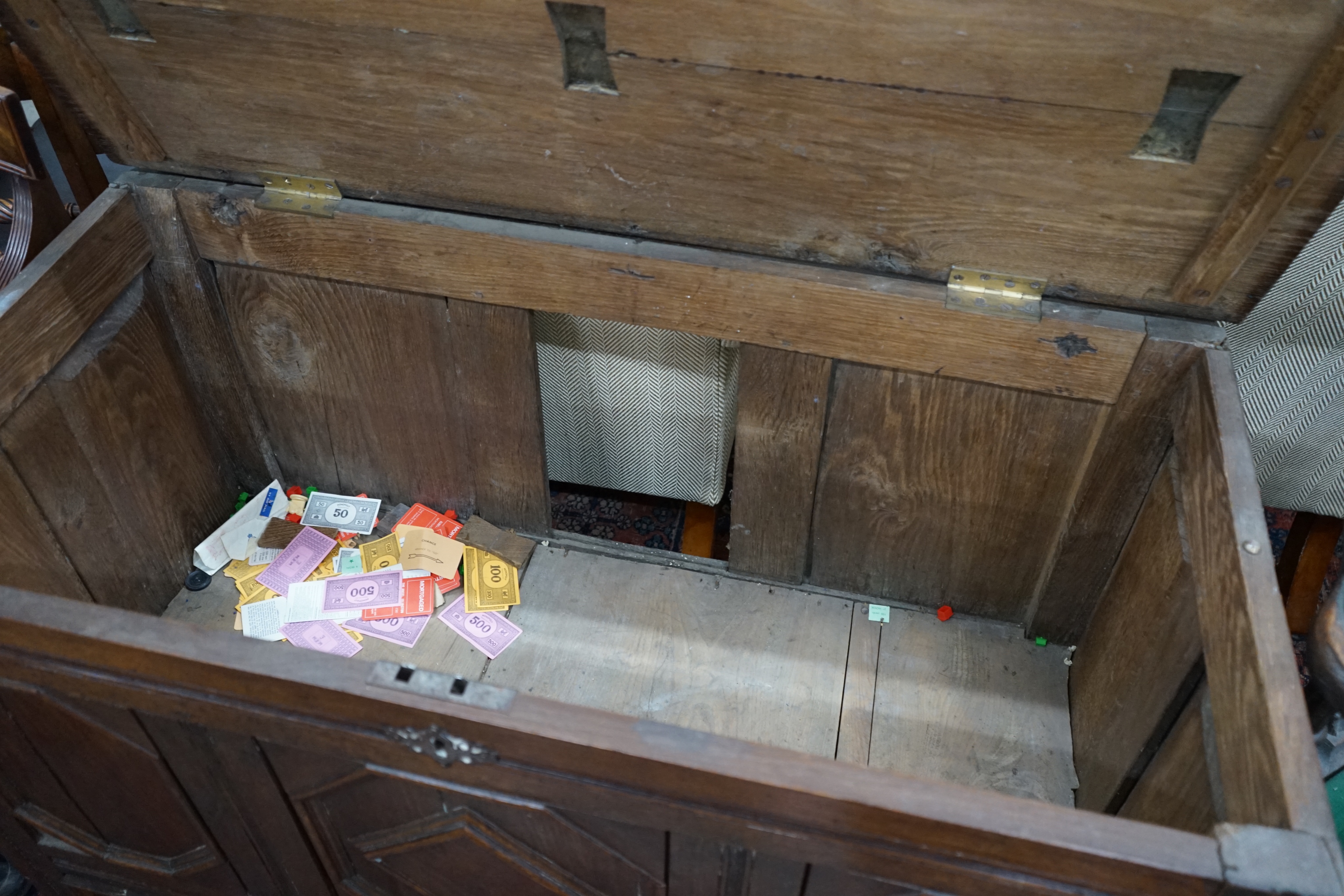 An 18th century oak mule chest, width 119cm depth 56cm height 81cm